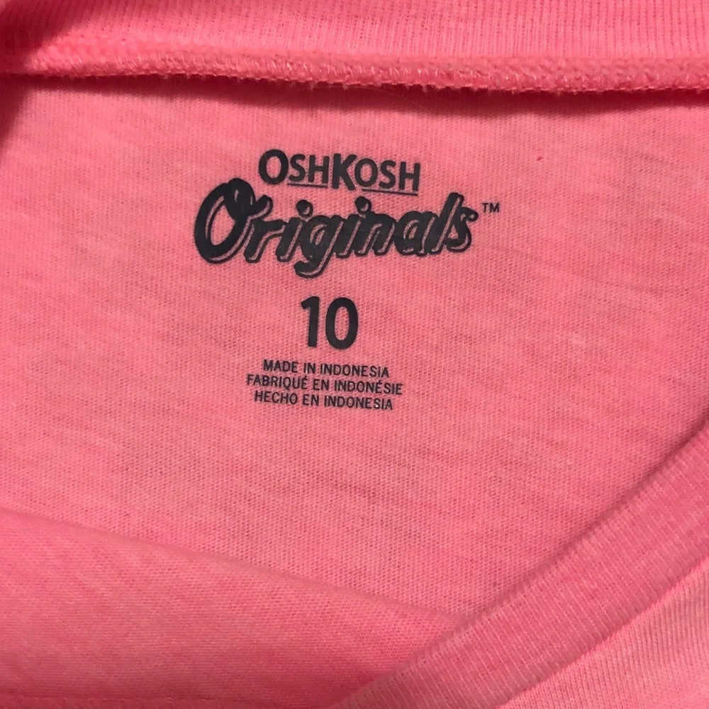 VGUC OshKosh long sleeve tee pink with silver sparkly dinosaurs 🦕